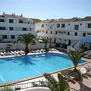 alondras-park-apartments.adeje-hotels.com/